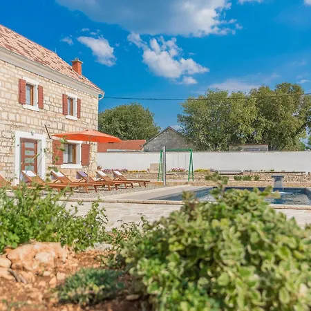 Дом отдыха Four-bedroom In *