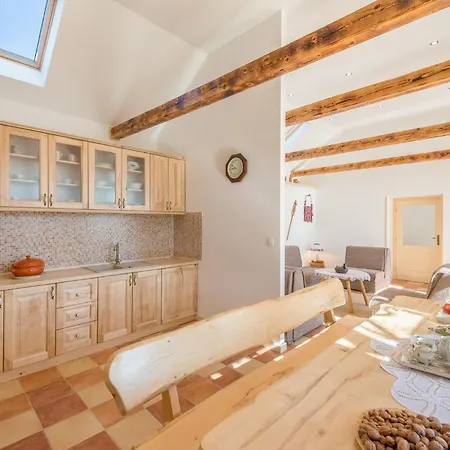 Four-bedroom In Citluk