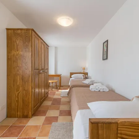 Four-bedroom In Citluk