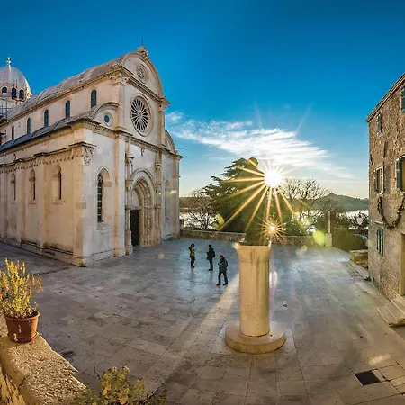 Дом отдыха Four-bedroom In