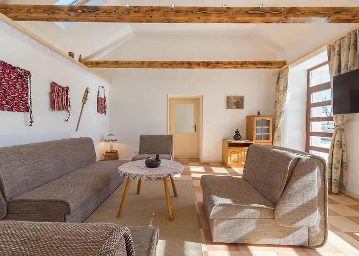 Vikendica Four-bedroom In Citluk