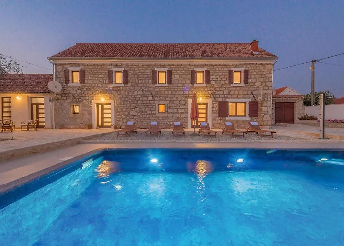 Four-bedroom In Citluk