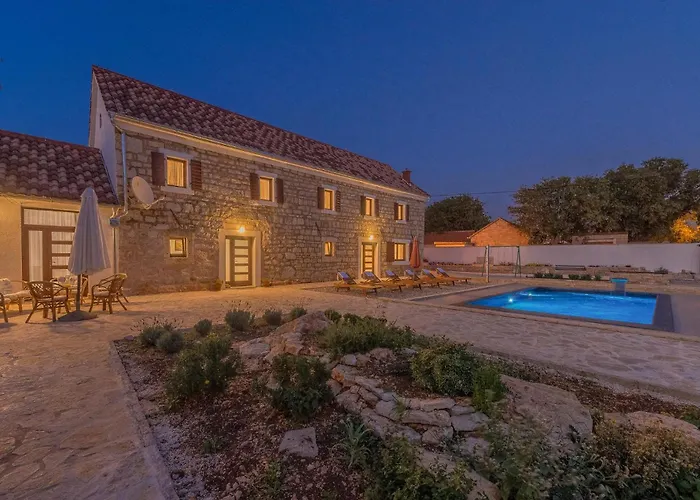 Four-bedroom In Citluk