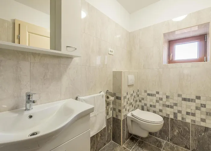 Four-bedroom In Vakantiehuis Citluk