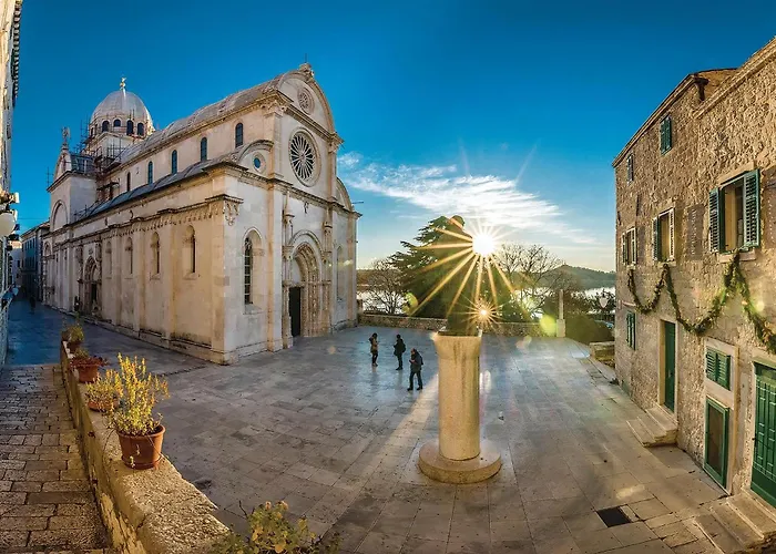 Vikendica Four-bedroom In