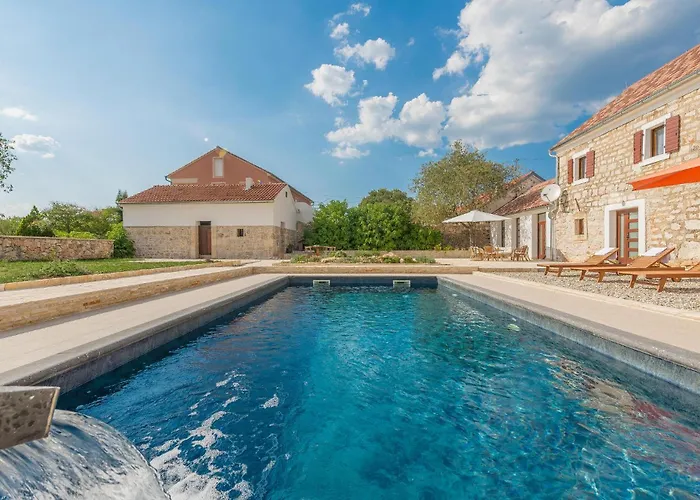 Four-bedroom In Citluk