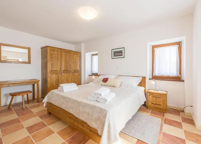 Vikendica Four-bedroom In Citluk