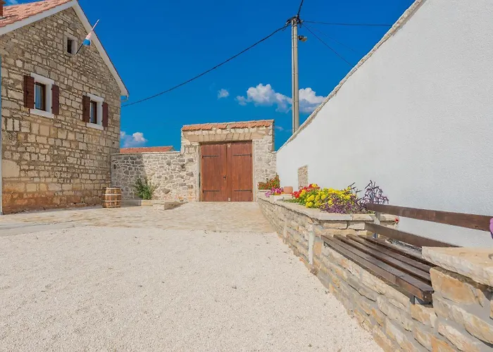 Four-bedroom In Citluk